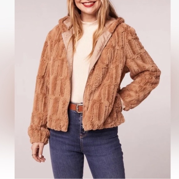 BAND OF THE FREE Jackets & Blazers - BNWT BAND OF THE FREE HOODED FAUX FUR ZIP-UP JACKET